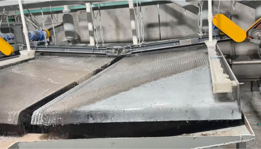 Suspension permanent magnetic separator machine for effective iron removal 